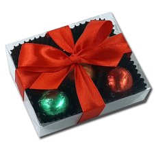 caixa com 5 bombons 10 gramas vermelho dourado e verde